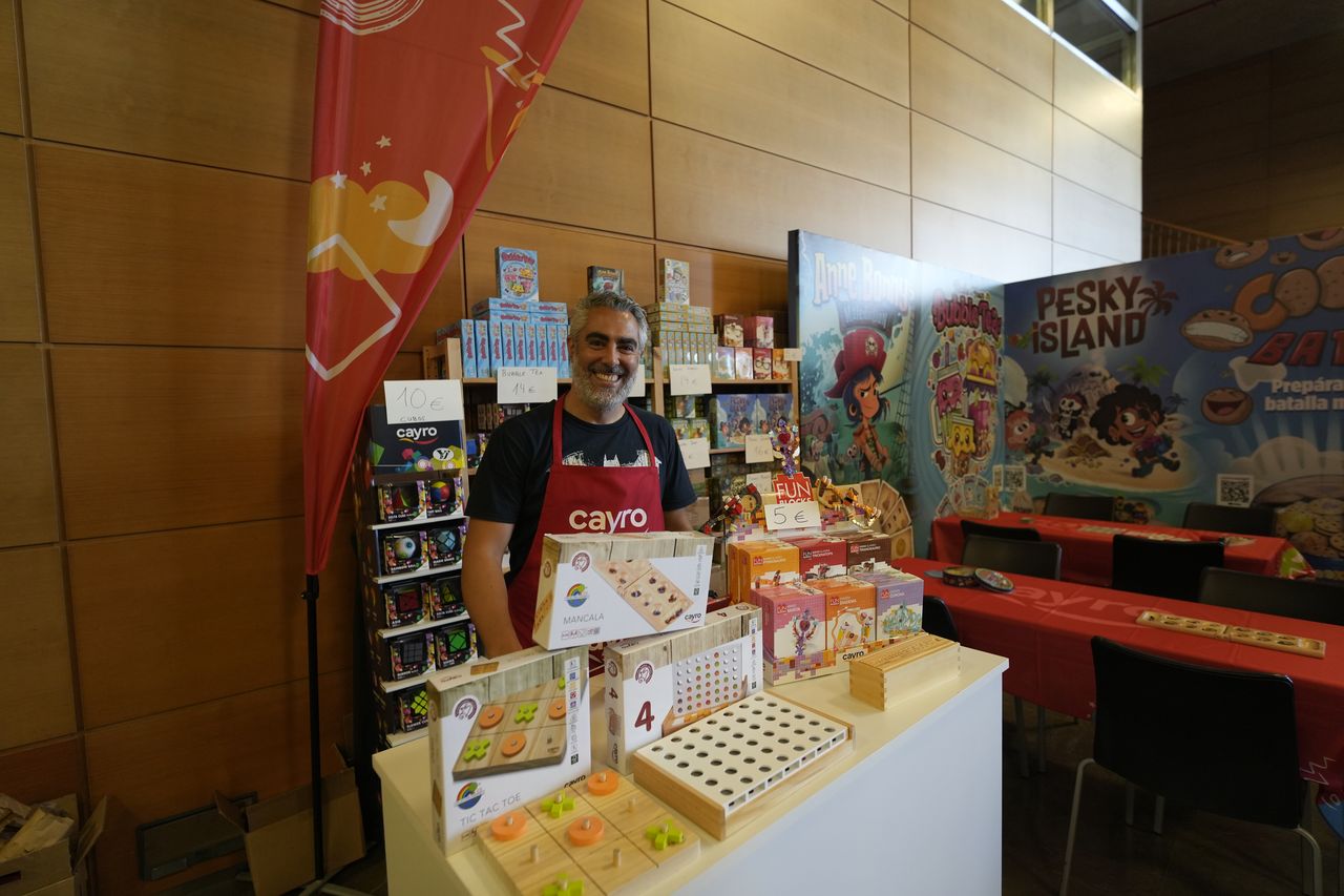 Zona de expositores y novedades del festival