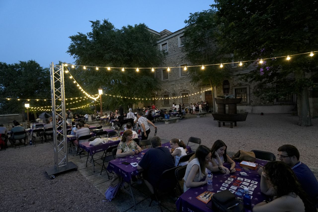 Participantes jugando durante las Noches Toledanas